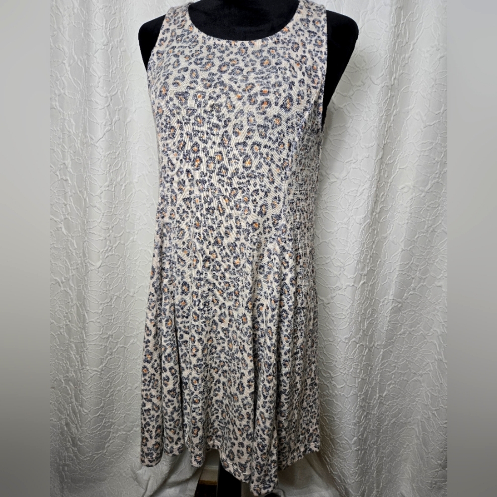 Sleeveless Leopard Print Swing Dress in Cream